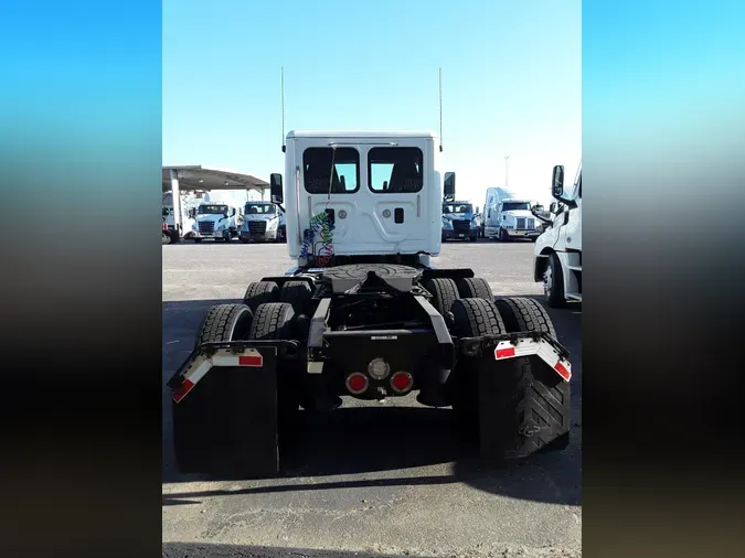 2016 FREIGHTLINER/MERCEDES CASCADIA 125