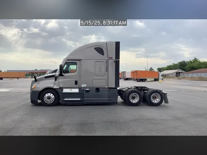 2021 Freightliner Cascadia