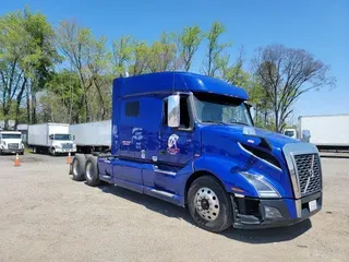 2021 VOLVO VNL64T740