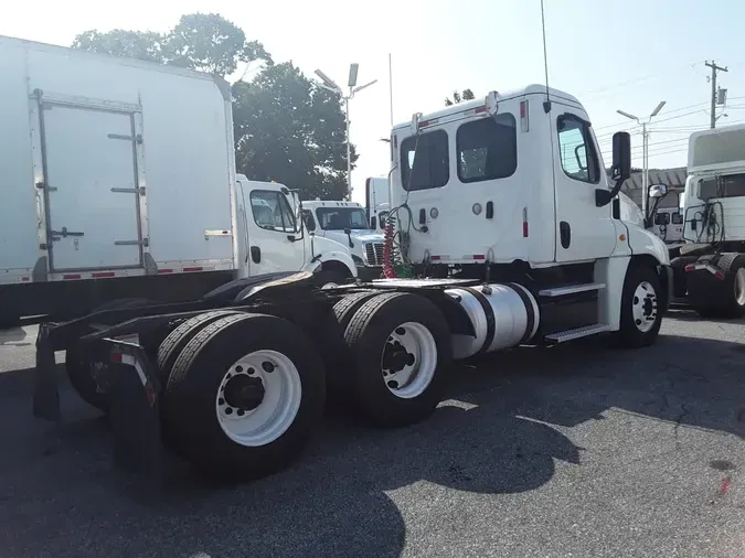 2018 FREIGHTLINER CASCADIA 125