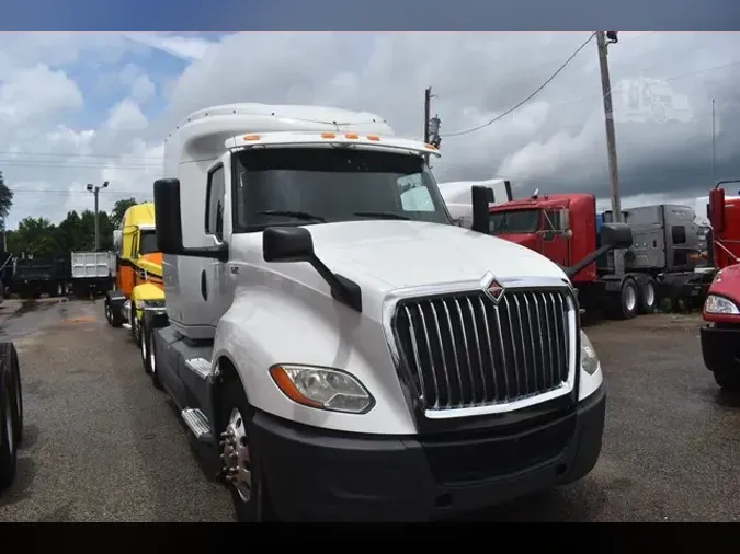 2018 INTERNATIONAL LT