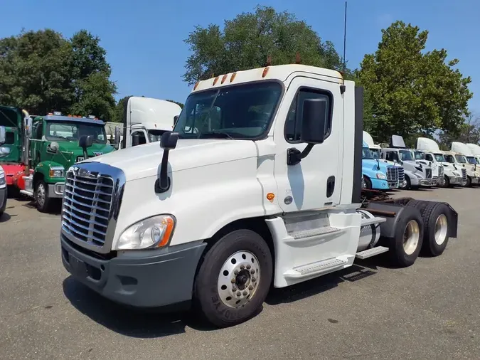 2016 FREIGHTLINER/MERCEDES CASCADIA 1256df01fc14b8e611f2a75bce31f23442d