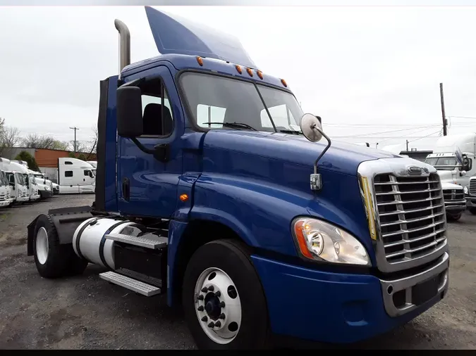 2017 FREIGHTLINER/MERCEDES CASCADIA 125