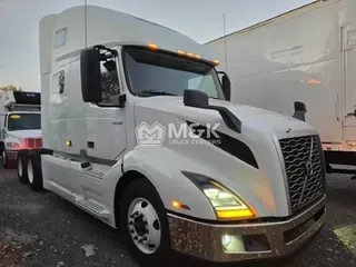 2020 VOLVO VNL64T760