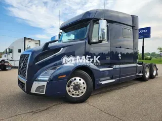 2022 VOLVO VNL64T740