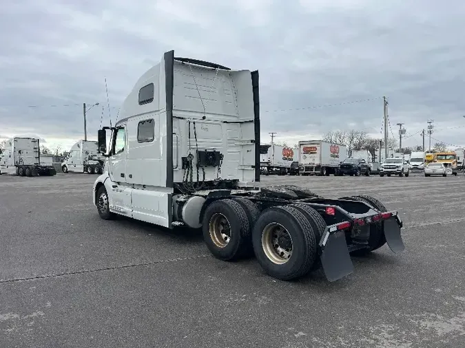 2020 Volvo VNL64860