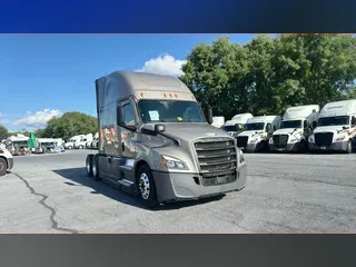 2023 Freightliner Cascadia 126