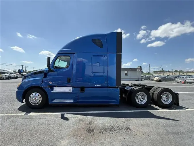 2020 FREIGHTLINER CASCADEVO1