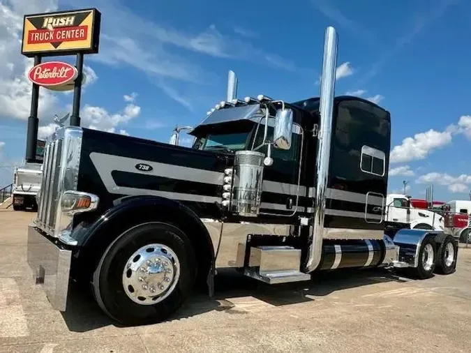 2023 Peterbilt 389
