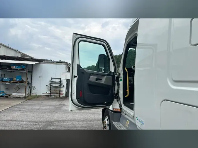 2022 Freightliner Cascadia 126