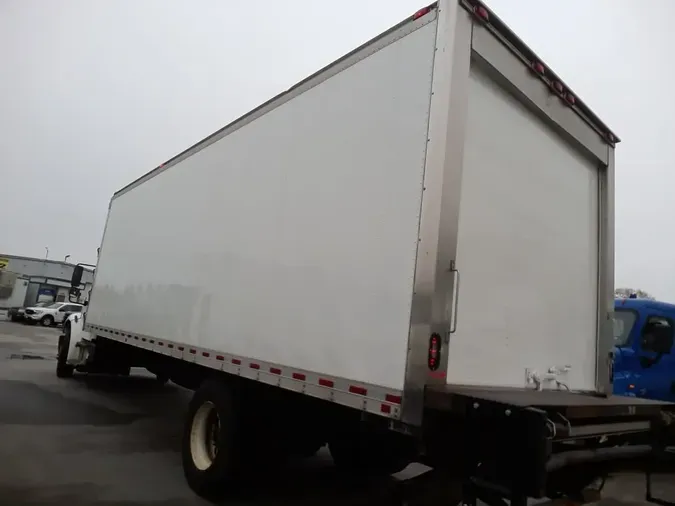 2017 FREIGHTLINER M2 106