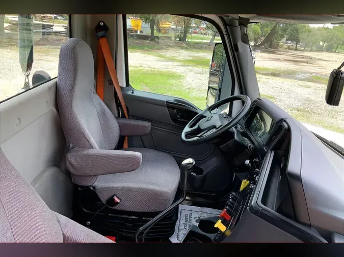 2021 INT LT625 4x2