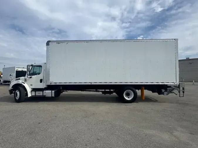 2019 Freightliner Business Class M2 106