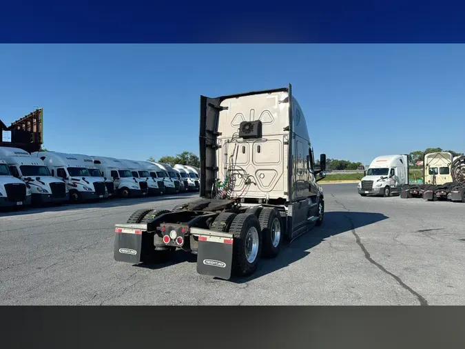 2023 Freightliner Cascadia 126