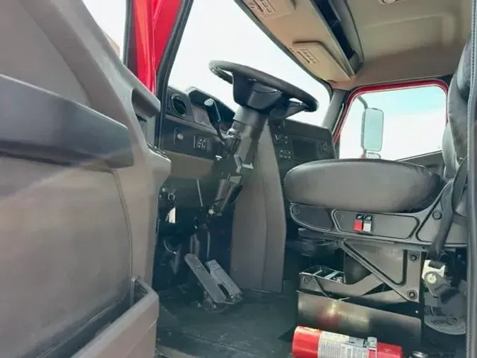 2019 International HX520