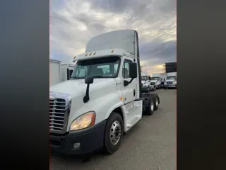2019 FREIGHTLINER/MERCEDES CASCADIA 125