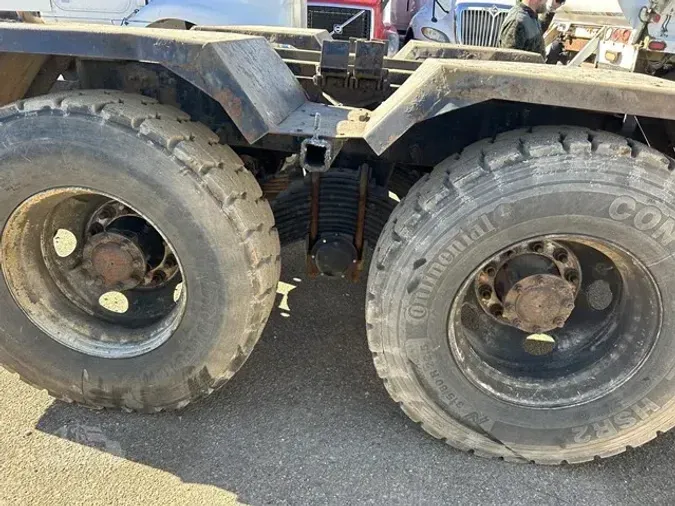 2009 MACK GRANITE GU813