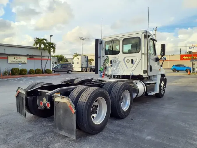 2018 FREIGHTLINER/MERCEDES CASCADIA 1256e13b0248b32cddf1f5aecb0bd965c6e