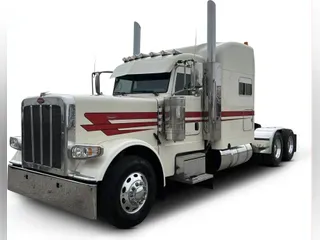 2023 Peterbilt 389