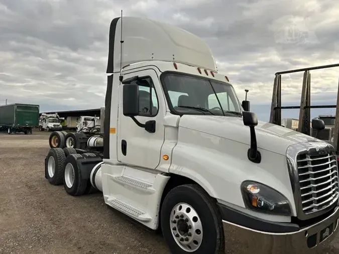 2017 FREIGHTLINER CASCADIA 125