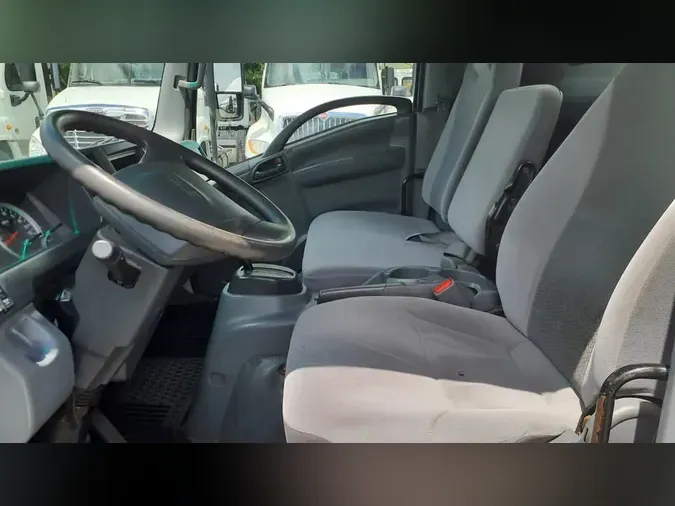2018 ISUZU NPR HD