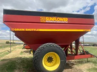 2003 Sunflower 8750