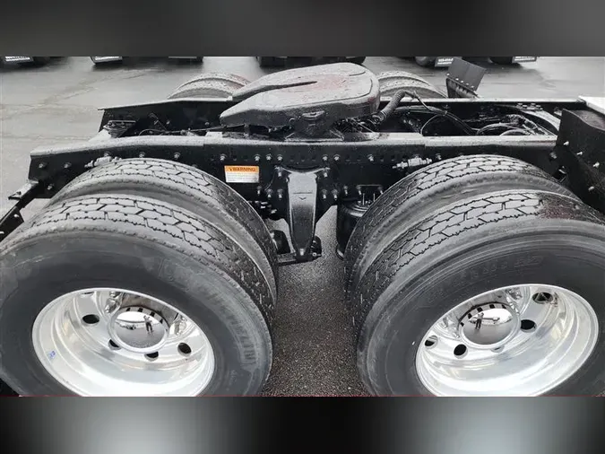 2022 FREIGHTLINER CA126