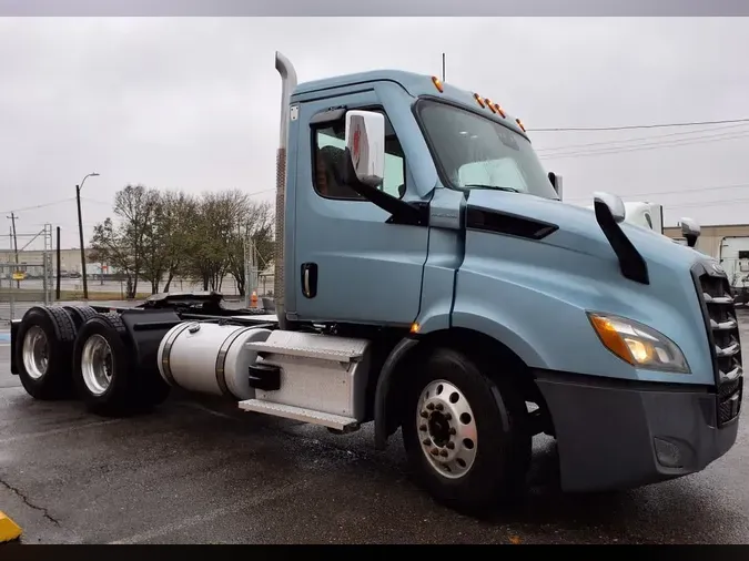 2021 FREIGHTLINER/MERCEDES CASCADIA PX11664ST