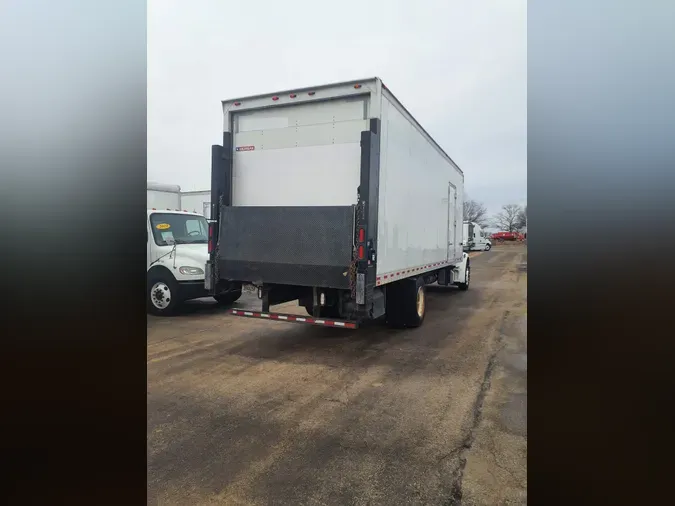 2018 FREIGHTLINER/MERCEDES M2 106