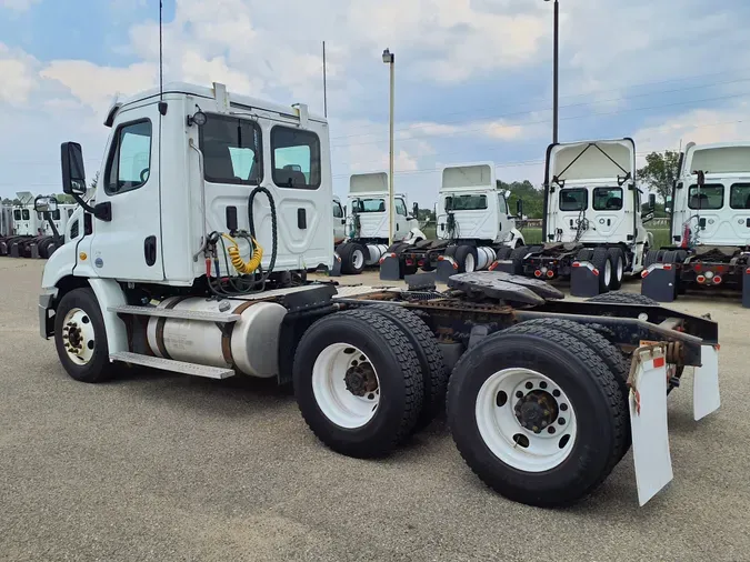 2017 FREIGHTLINER/MERCEDES CASCADIA 113