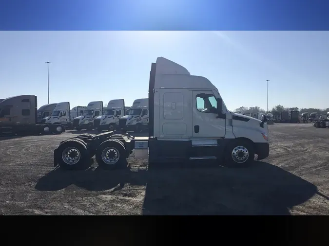 2021 Freightliner Cascadia 1266e26da3de1a819bf462985693c787c4f
