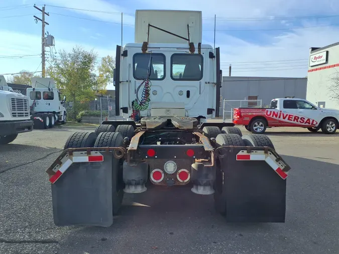 2018 FREIGHTLINER/MERCEDES CASCADIA 125