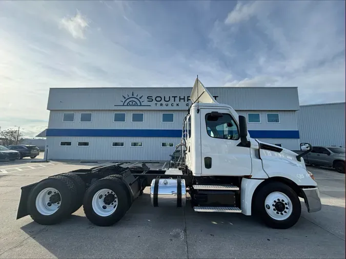 2020 FREIGHTLINER CASCADIA 126