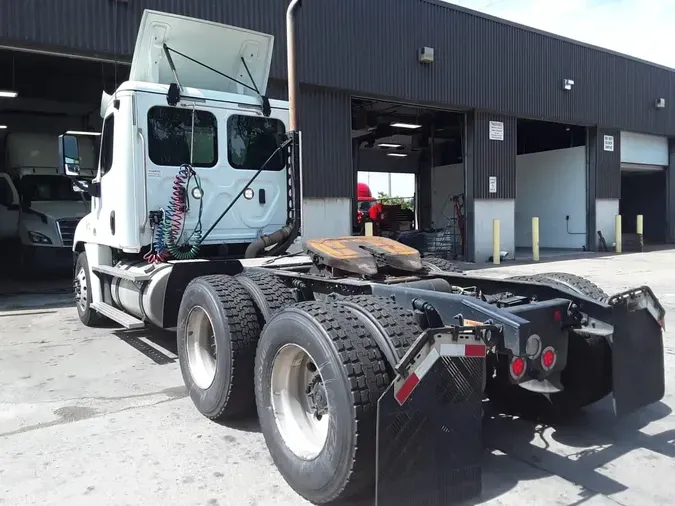2019 FREIGHTLINER CASCADIA 125