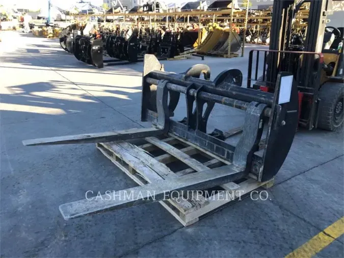 2019 Caterpillar ATTACHMENTS 72_950/966_FORK_ W/CARRIAGE_FUSION_QC