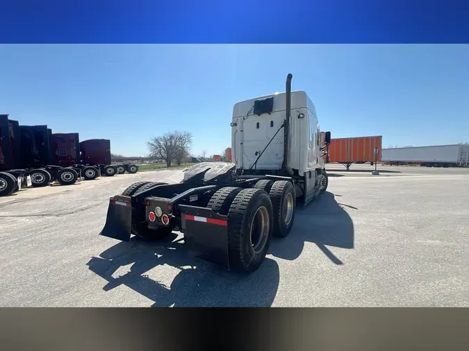 2021 Freightliner Cascadia 126