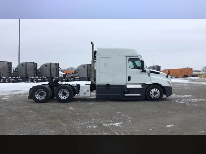 2022 Freightliner Cascadia 126