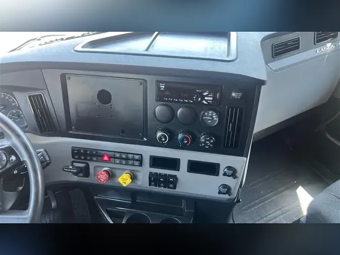 2020 FREIGHTLINER CA116