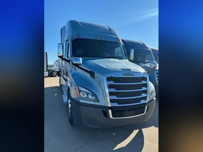 2022 FREIGHTLINER CASCADIA 126