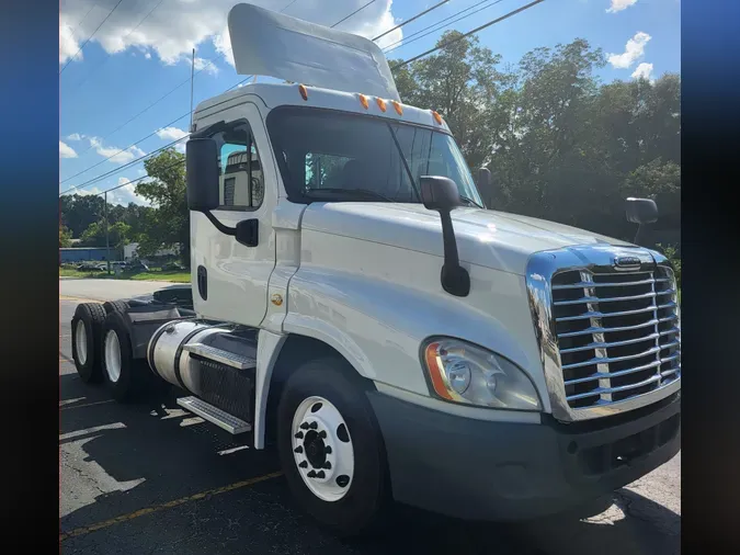 2014 FREIGHTLINER/MERCEDES CASCADIA 125