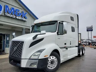 2023 VOLVO VNL64T760