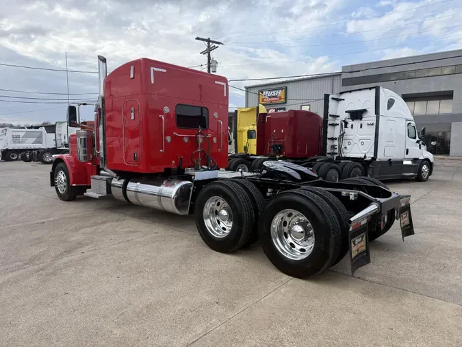 2022 Peterbilt 389