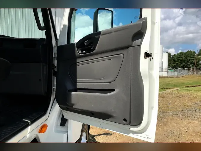 2019 INT LT625 6x4