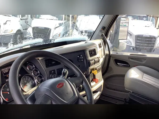 2021 Peterbilt 579