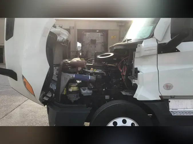 2021 Freightliner Cascadia 126