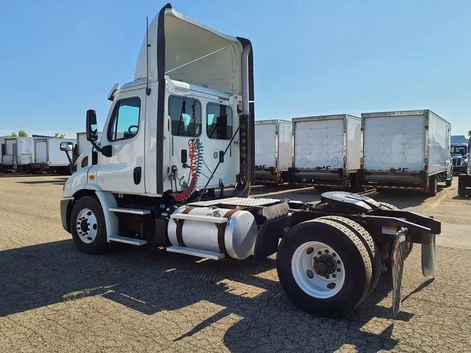 2014 FREIGHTLINER/MERCEDES CASCADIA 113