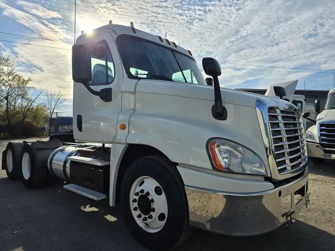 2018 FREIGHTLINER/MERCEDES CASCADIA 125