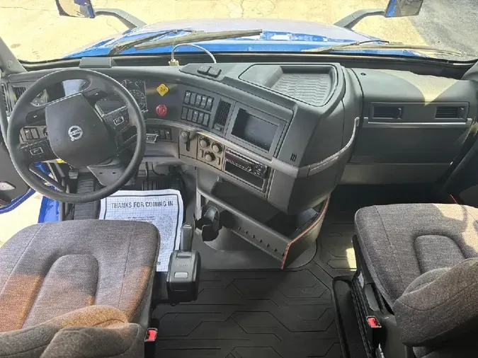 2019 VOLVO VNL64T760