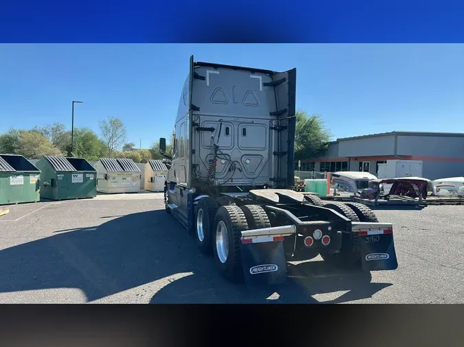 2024 Freightliner Cascadia 126
