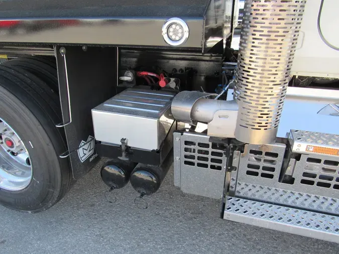 2025 MACK GR84B